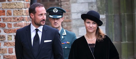 Haakon y Marta Luisa de Noruega en la ceremonia en recuerdo del Príncipe Friso de Holanda