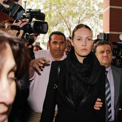 Jessica Bueno llegando a los juzgados de Sevilla para el juicio por su hijo Francisco
