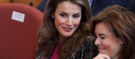 La Princesa Letizia y Soraya Sáenz de Santamaría en el Congreso 'Nuevas Formas de Violencia'