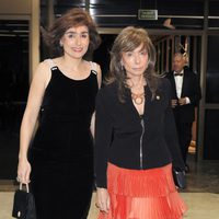 Paloma Segrelles madre y hija en la cena de honor a los galardonados con el premio Mariano de Cavia