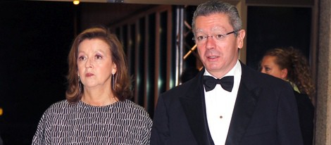Mar Utrera y Alberto Ruiz Gallardón en la cena de honor a los galardonados con el premio Mariano de Cavia