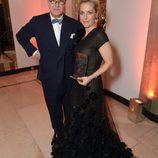 Manolo Blahnik y Gillian Anderson en la fiesta Harper's Bazaar Mujer del Año 2013