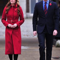 El Príncipe Guillermo y Kate Middleton en el Poppy Day