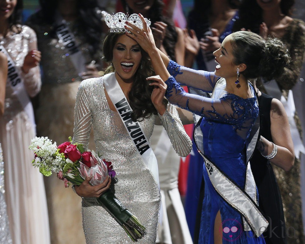 Olivia Culpo corona a Gabriela Isler como Miss Universo 2013