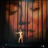 Actuación de Miley Cyrus en los MTV EMA 2013