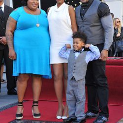 Jennifer Hudson recibe su estrella en el Paseo de la Fama con su marido, su hijo y su hermana