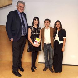 Irene Villa con Fernando Romay, José Mota y Mamen Sánchez en la presentación de su libro