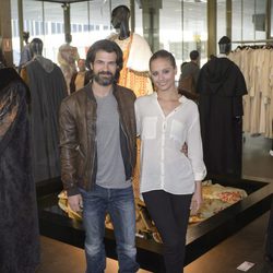 Michelle Jenner y Rodolfo Sancho inauguran la exposición 'Isabel. Vestuario de la serie de televisión'