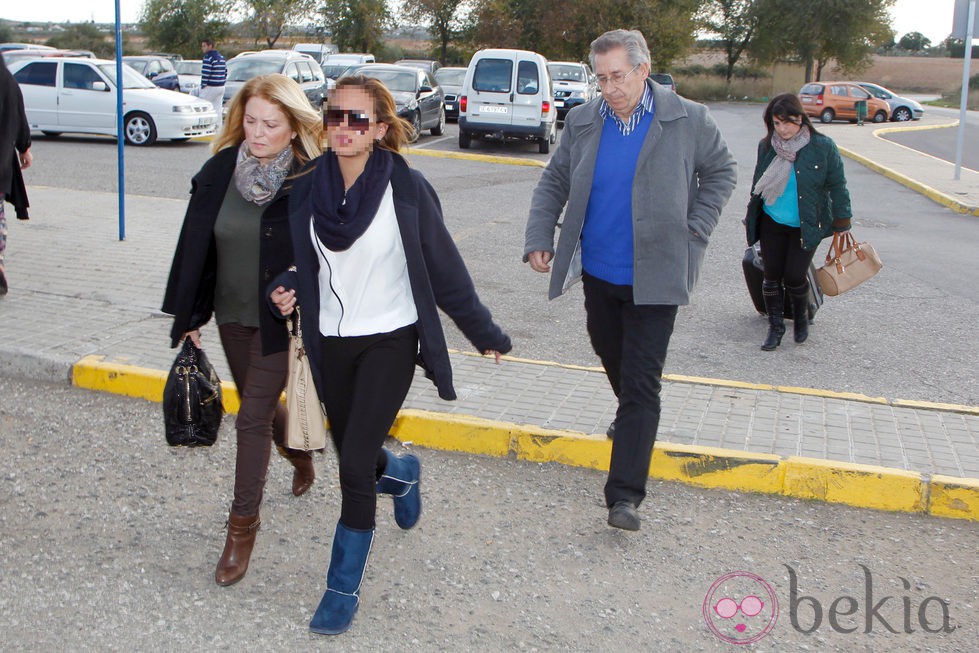 Gloria Camila llegando a la cárcel de Sevilla para visitar a José Fernando