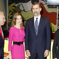 Los Príncipes Felipe y Letizia inauguran la Feria del Libro en Miami