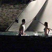 Robert Pattinson y Kristen Stewart grabando escenas nocturnas de 'Amanecer'