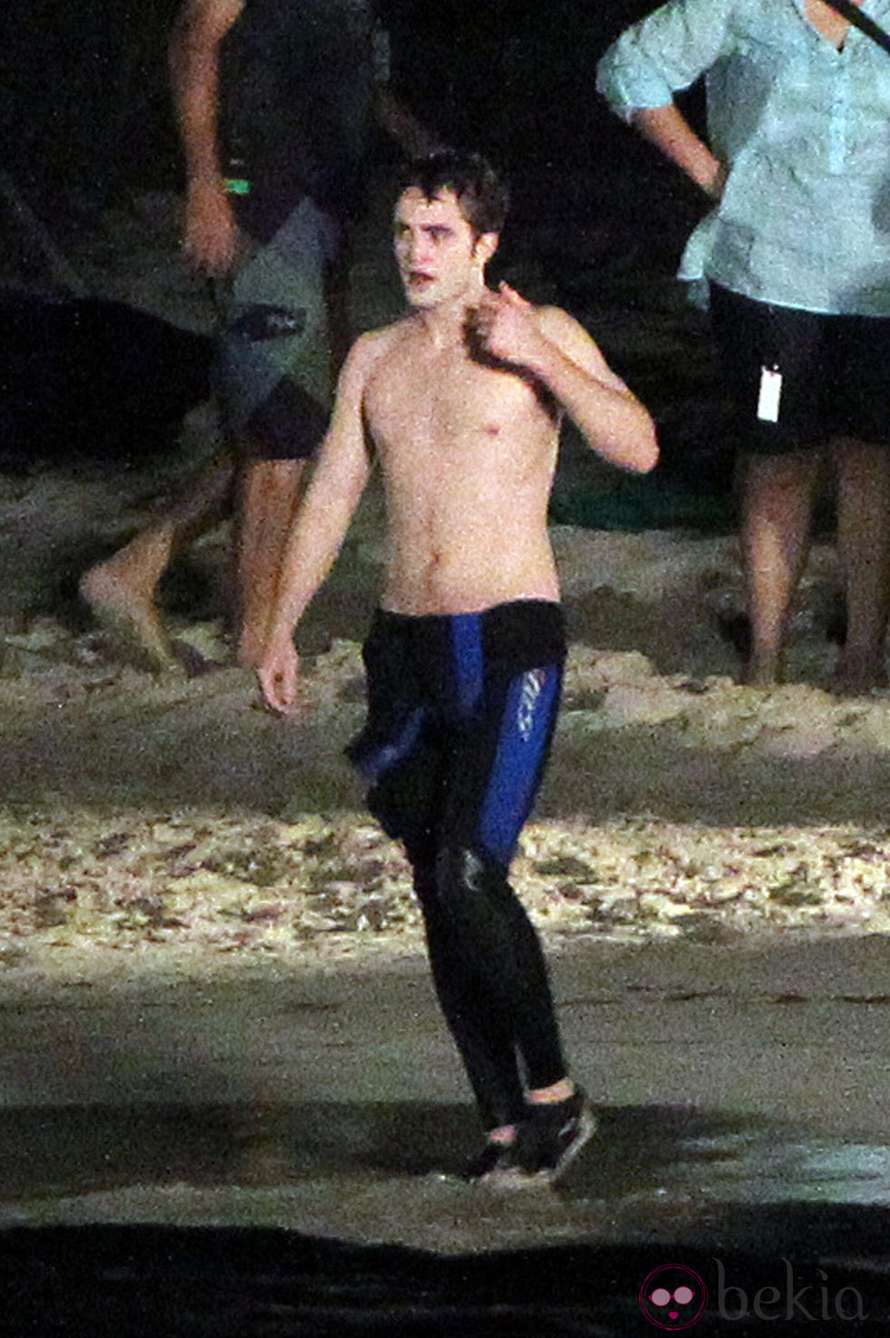 Robert Pattinson durante el rodaje de 'Amanecer' en las playas del Caribe