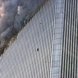 11-S: personas lanzándose al vacío tras el choque de los aviones contra las Torres Gemelas