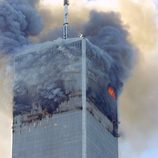 11-S: la Torre Norte del World Trade Center en llamas tras el choque del avión