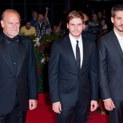 Lluís Homar, Daniel Brühl y Alberto Ammann en el estreno de 'Eva' en la Mostra de Venecia