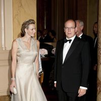 Los Príncipes Alberto y Charlene llegan a la gala Montblanc celebrada en Mónaco