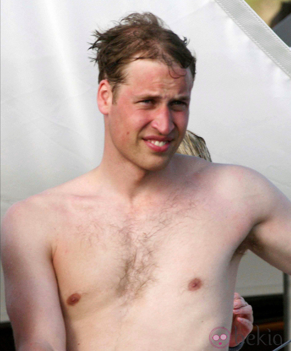 El príncipe Guillermo de Inglaterra, un hombre de pelo en pecho