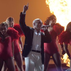 Actuación de Pitbull en los premios ALMA 2011