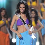 Miss Panama Sheldry Saez con ropa de baño en la gala final de Miss Universo 2011