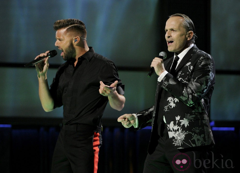 Miguel Bosé y Ricky Martin en los Grammy Latinos 2013