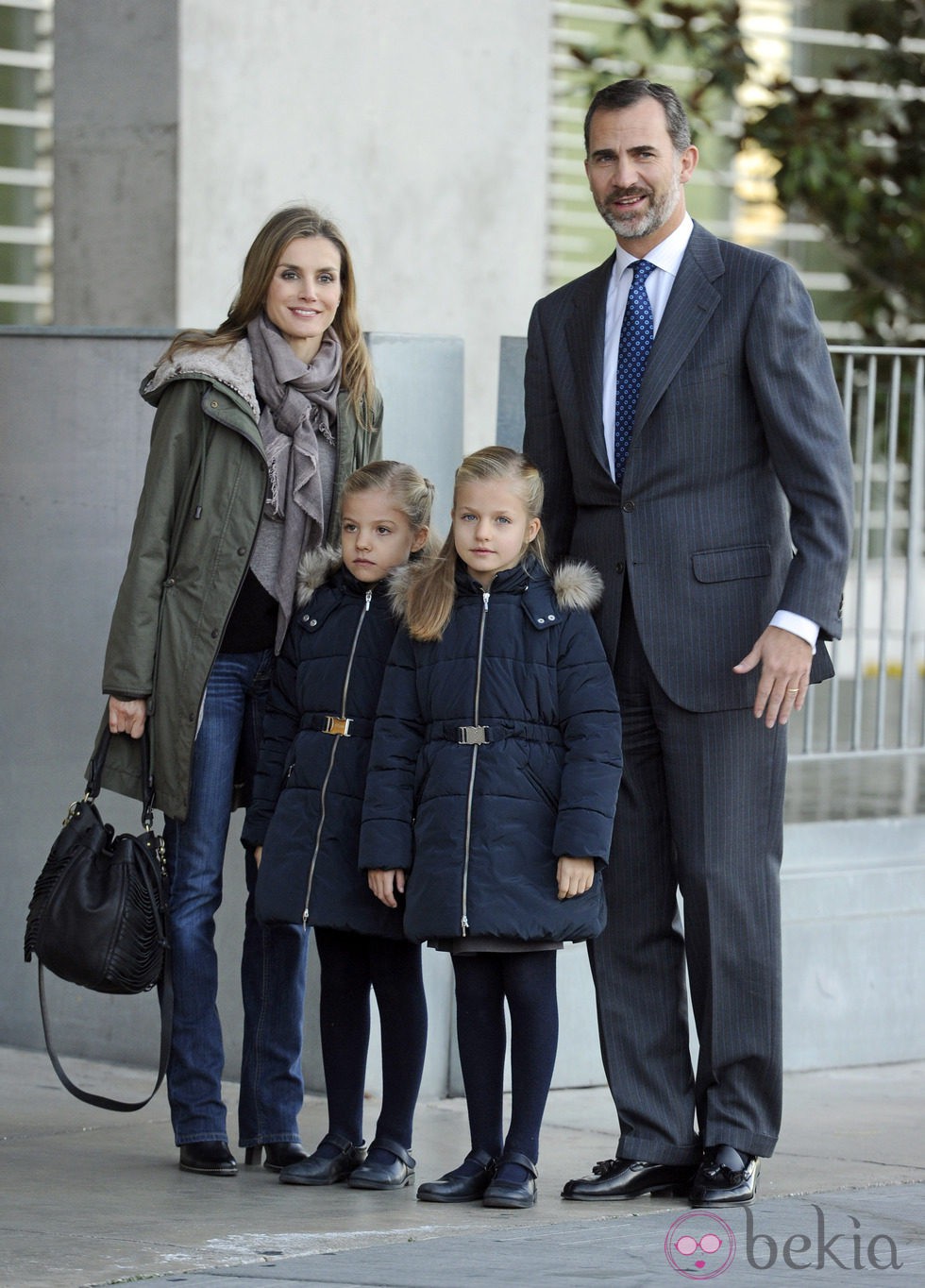 Los Príncipes Felipe y Letizia y las Infantas Leonor y Sofía visitan al Rey en el hospital