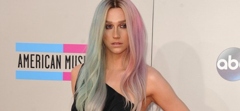 Kesha en los American Music Awards 2013