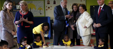 La Princesa Letizia visita la sede de la Asociación Valenciana de Caridad