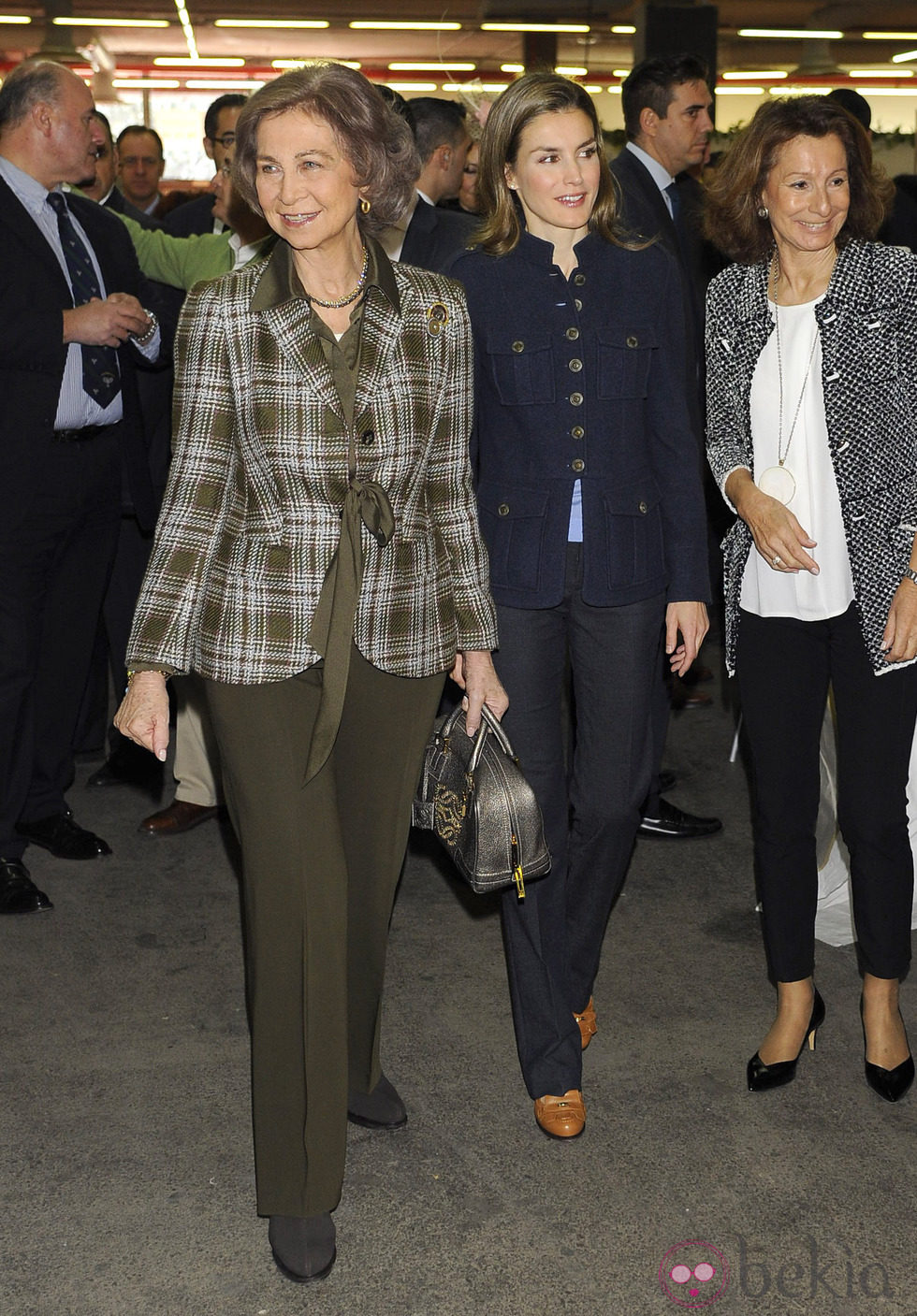 La Reina Sofía y la Princesa Letizia en el Rastrillo Nuevo Futuro 2013
