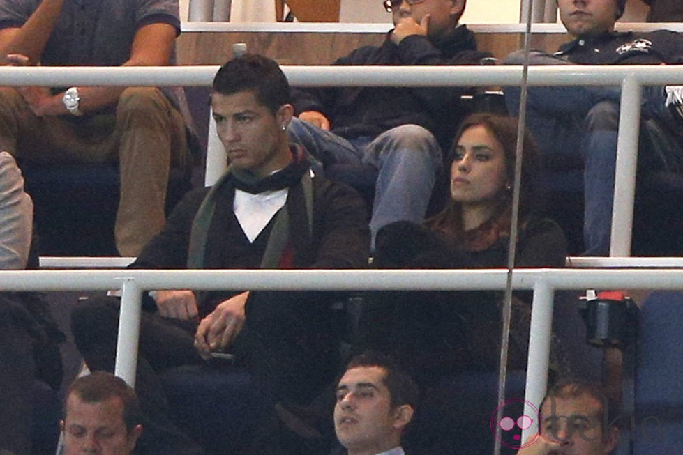 Cristiano Ronaldo e Irina Shayk, espectadores del partido Real Madrid-Valladolid