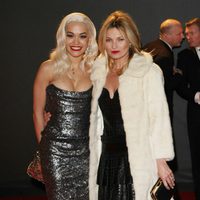 Rita Ora y Kate Moss en los British Fashion Awards 2013