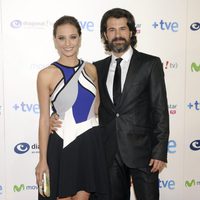Rodolfo Sancho y Michelle Jenner celebran el final de la segunda temporada de 'Isabel'