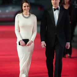 Los Duques de Cambridge en la premiere de 'Mandela, del mito al hombre' en Londres