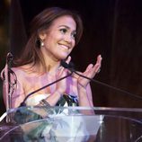 Jennifer Lopez aplaudiendo en su fiesta homenaje 'Celebration of Babies'