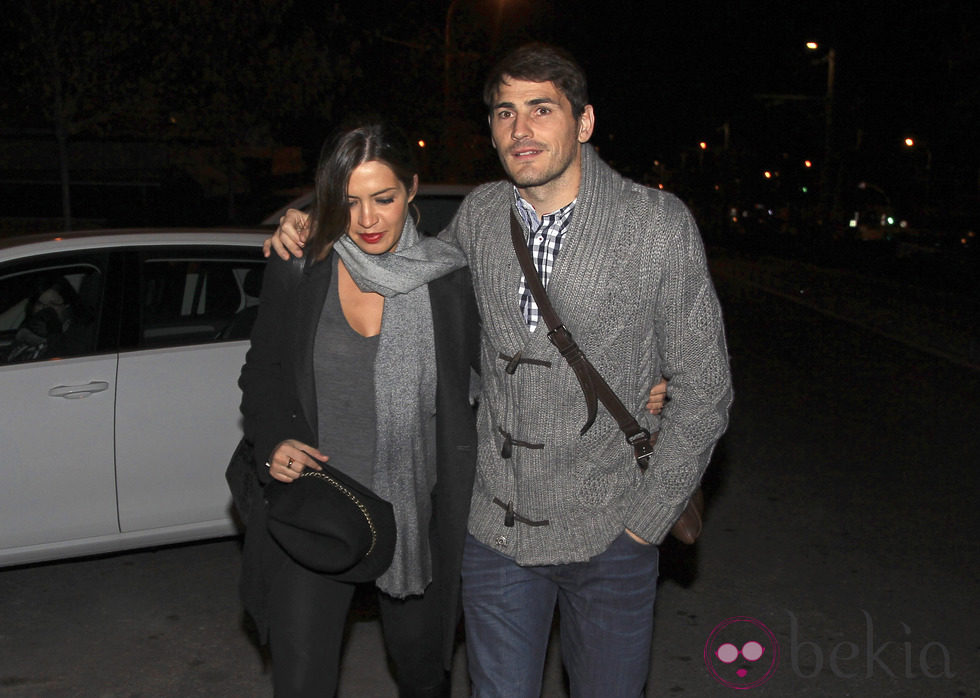 Iker Casillas y Sara Carbonero paseando por Madrid antes de ser padres