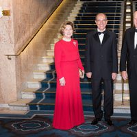Los Reyes de Noruega y Ahmet Üzumcü en la entrega del Nobel de la Paz 2013