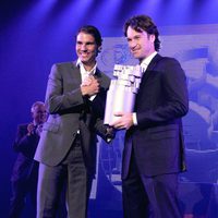 Rafa Nadal entrega a Carlos Moyá el Premio Juan Antonio Samaranch