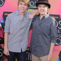 Cole Sprouse y Dylan Sprouse en los Nickelodeon Kids Choice Awards