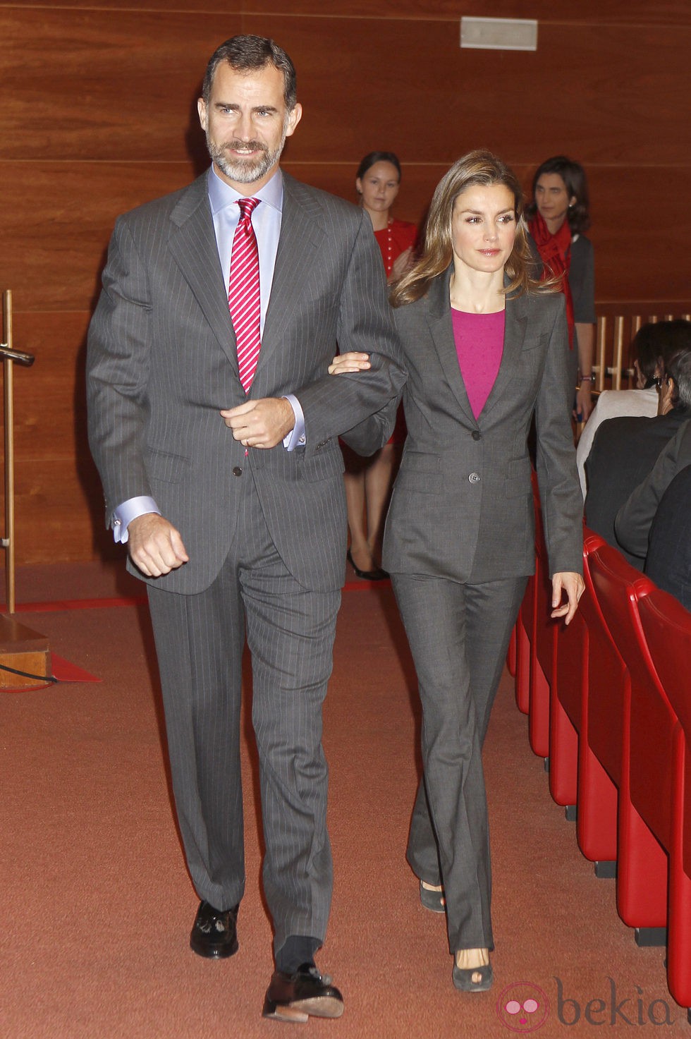 Los Príncipes de Asturias entregan las becas Santander 2013