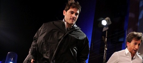 Pablo Motos e Iker Casillas haciendo pruebas en 'El Hormiguero'