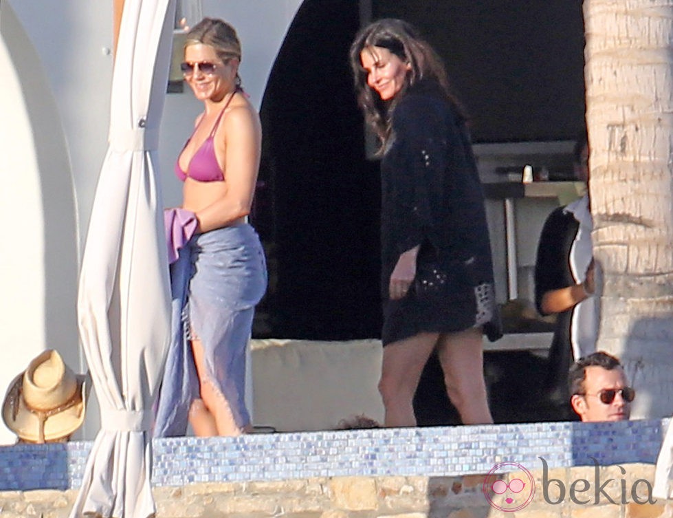 Las actrices Jennifer Aniston y Courteney Cox de vacaciones en Los Cabos, México