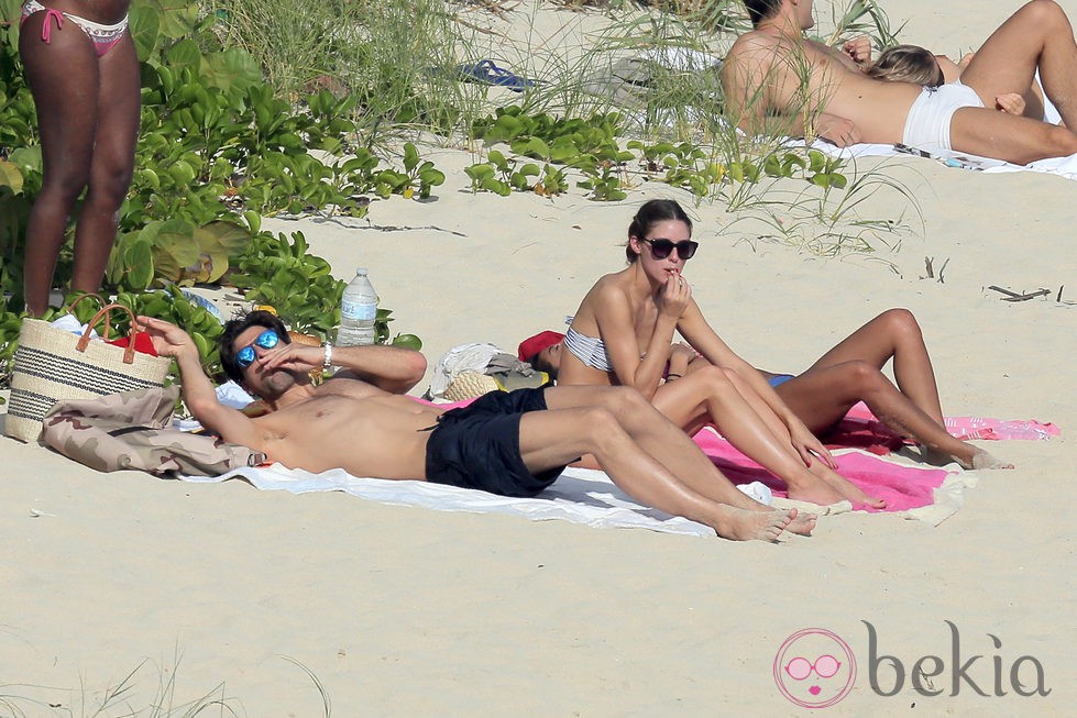 Olivia Palermo y Johannes Huebl despiden 2013 en las playas de St. Barts