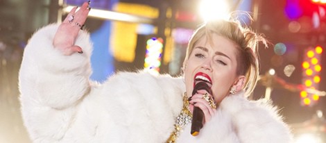 Miley Cyrus durante su actuación en fin de año desde Times Square