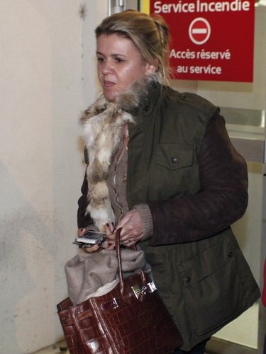 Corinna sale del hospital en el que está ingresado su marido Michael Schumacher