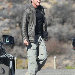 Sean Penn saliendo de la casa de Los Angeles de Charlize Theron