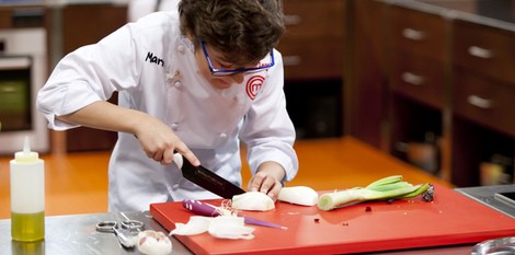 Mario cocinando en la final de la primera edición de 'MasterChef Junior' España