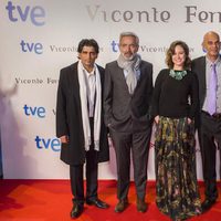 Ajay Jheti, Imanol Arias, Aída Folch, Santino Brady y Alba Flores en el estreno de 'Vicente Ferrer'