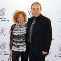 Tito Valverde y María Jesús Sirvent en la inauguración de un casino en Madrid