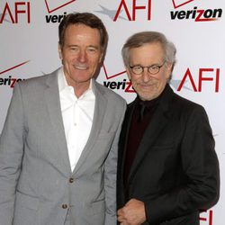 Bryan Cranston y Steven Spielberg en la gala de los AFI Awards 2013