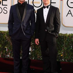 Taylor Kinney y Jesse Spencer en la alfombra roja de los Globos de Oro 2014