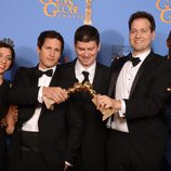 El equipo de 'Brooklyn Nine-Nine' posando como mejor serie de comedia en los Globos de Oro 2014